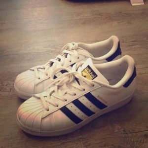 Adidas Tennis Shoe